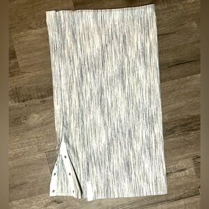 lululemon athletica Gray and White Scarf